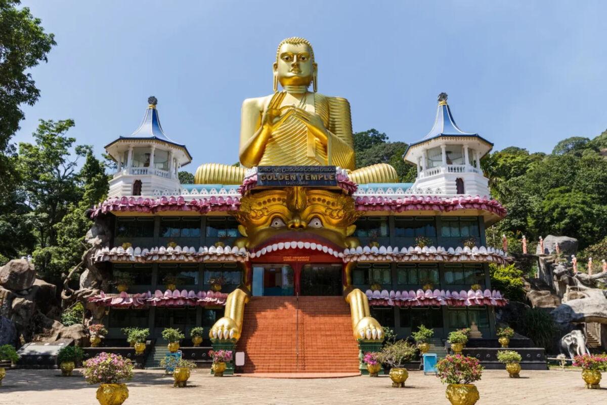 Dambulla Cave Temple – Rock of Faith