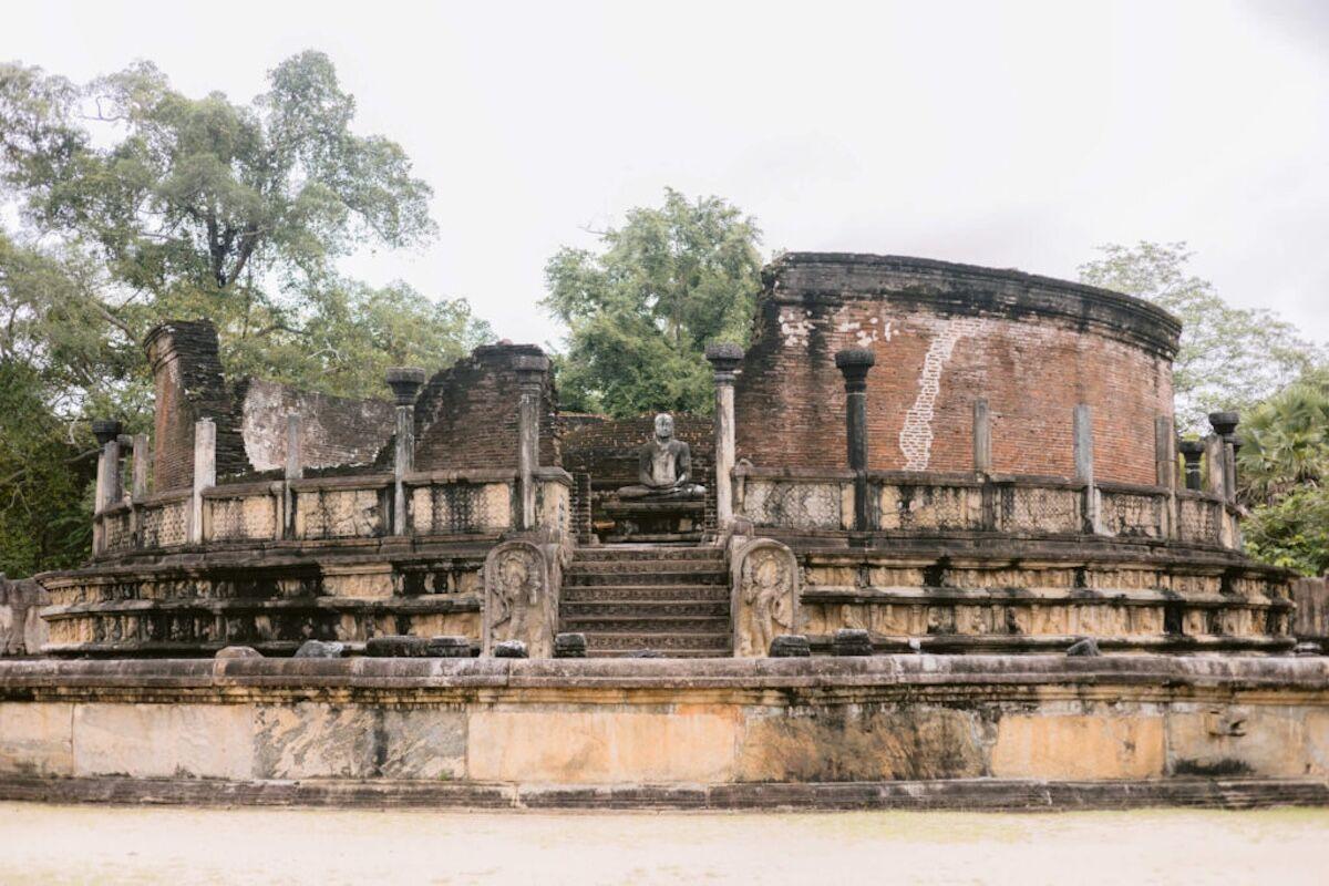 Gal Vihara rock Buddha